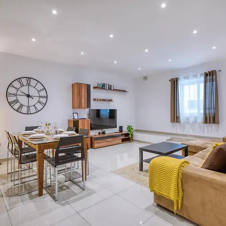 Appartement Large 3 Bedroom Flat, Location, Pool Table, Fully Equipped
