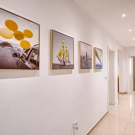 Large 3 Bedroom Flat, Location, Pool Table, Fully Equipped