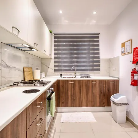 Apartamento Large 3 Bedroom Flat, Location, Pool Table, Fully Equipped Ta Xbiex