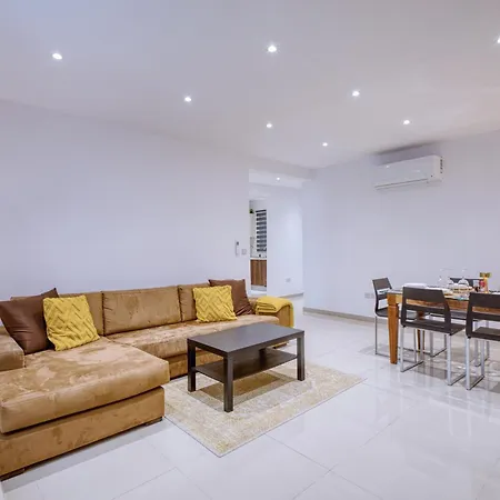 Appartement Large 3 Bedroom Flat, Location, Pool Table, Fully Equipped *