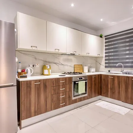 Large 3 Bedroom Flat, Location, Pool Table, Fully Equipped Appartement Ta Xbiex